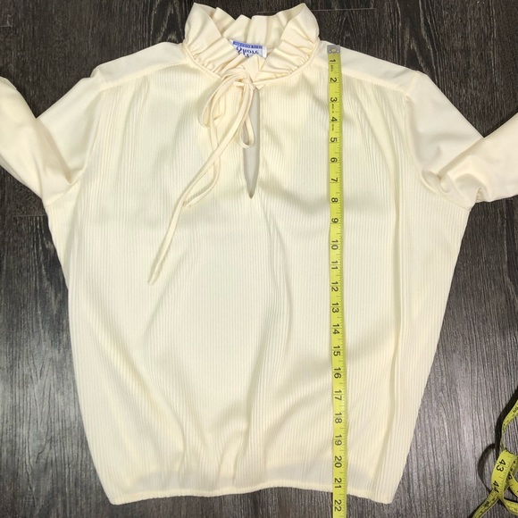 Vintage Ship’n Shore Ivory Blouse - Picture 7 of 8